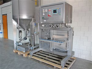 Van Meurs B 200 bag-in-box filling machine with 2000 litre feed tank