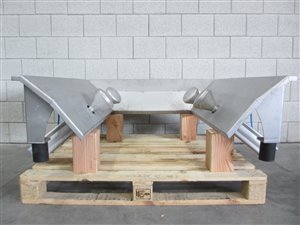 Big bag discharge station support table with massagers