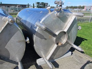 Stainless steel tank 8000 litres with agitator