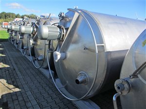 Stainless steel tank 8000 litres with agitator