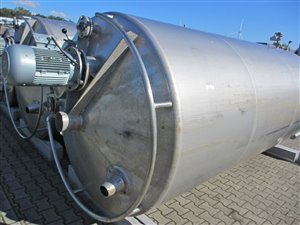 Stainless steel tank 8000 litres with agitator